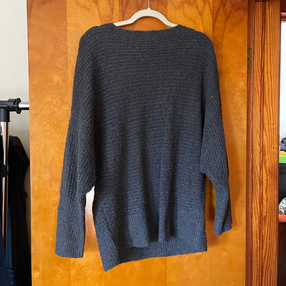 Express Sweater - Picture 3 of 4